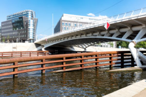 Kronprinzen Brücke, Calatrava-Brücke, Fluss, Spree, Berlin, Deutschland Kronprinzen Brücke, Calatrava-Brücke, Fluss, Spree, Berlin, Deutschland